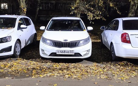 KIA Rio III рестайлинг, 2014 год, 810 000 рублей, 1 фотография