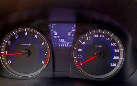 Hyundai Solaris II рестайлинг, 2012 год, 780 000 рублей, 6 фотография