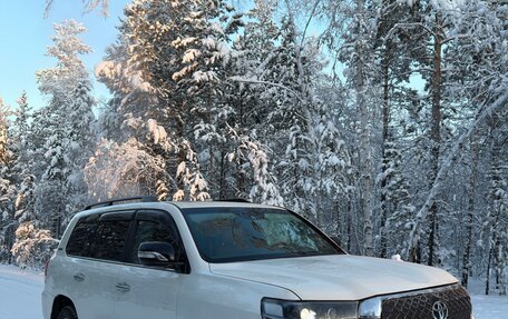 Toyota Land Cruiser 200, 2021 год, 8 900 000 рублей, 4 фотография