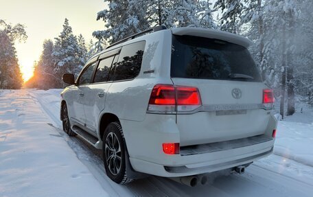 Toyota Land Cruiser 200, 2021 год, 8 900 000 рублей, 6 фотография
