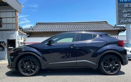 Toyota C-HR I рестайлинг, 2022 год, 1 900 000 рублей, 5 фотография