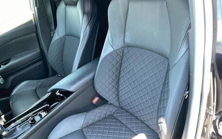 Toyota C-HR I рестайлинг, 2022 год, 1 900 000 рублей, 13 фотография