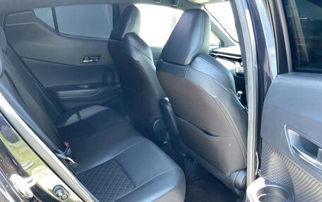 Toyota C-HR I рестайлинг, 2022 год, 1 900 000 рублей, 15 фотография