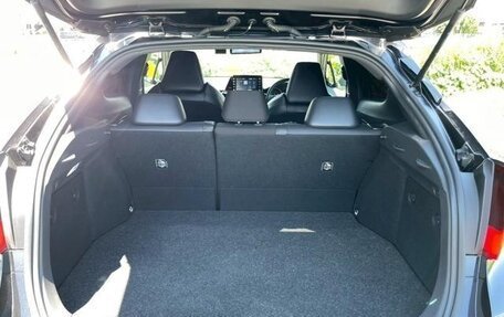Toyota C-HR I рестайлинг, 2022 год, 1 900 000 рублей, 17 фотография