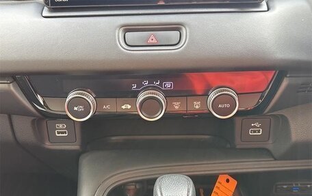 Honda Vezel, 2023 год, 1 717 000 рублей, 16 фотография