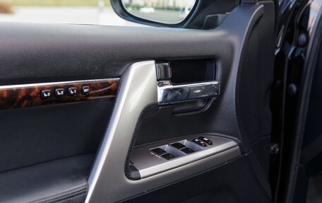 Toyota Land Cruiser 200, 2015 год, 5 800 000 рублей, 21 фотография