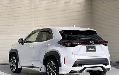 Toyota Yaris Cross, 2022 год, 1 490 000 рублей, 4 фотография