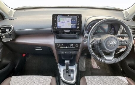 Toyota Yaris Cross, 2022 год, 1 490 000 рублей, 6 фотография