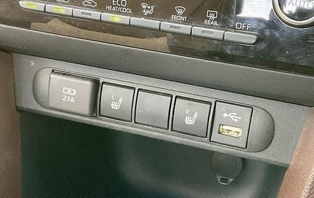 Toyota Yaris Cross, 2022 год, 1 490 000 рублей, 8 фотография