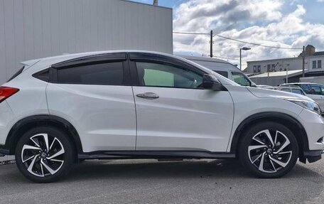Honda Vezel, 2017 год, 1 400 000 рублей, 5 фотография