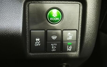 Honda Vezel, 2017 год, 1 400 000 рублей, 26 фотография