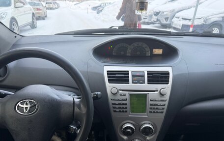 Toyota Yaris III рестайлинг, 2008 год, 550 000 рублей, 9 фотография