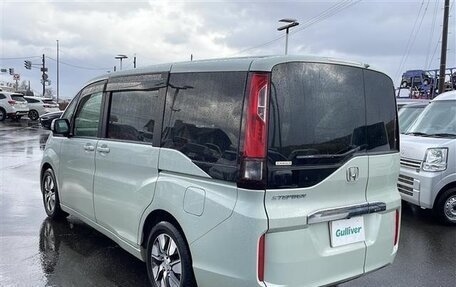 Honda Stepwgn IV, 2016 год, 1 100 000 рублей, 2 фотография