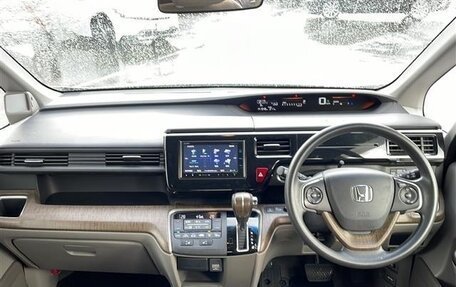 Honda Stepwgn IV, 2016 год, 1 100 000 рублей, 3 фотография