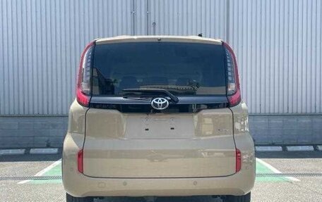 Toyota Sienta, 2024 год, 1 200 000 рублей, 5 фотография