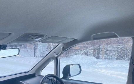 Toyota Noah III, 2010 год, 1 260 000 рублей, 9 фотография