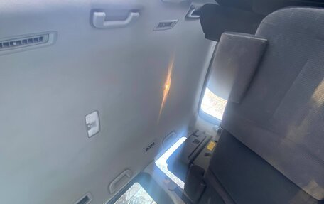 Toyota Noah III, 2010 год, 1 260 000 рублей, 17 фотография