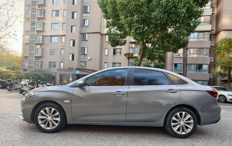 Chevrolet Monza, 2021 год, 1 140 000 рублей, 5 фотография