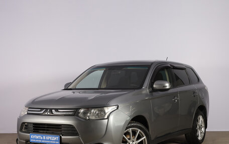Mitsubishi Outlander III рестайлинг 3, 2013 год, 1 499 000 рублей, 4 фотография