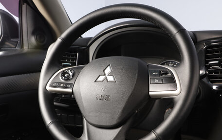 Mitsubishi Outlander III рестайлинг 3, 2013 год, 1 499 000 рублей, 12 фотография