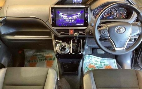 Toyota Noah III, 2021 год, 1 950 888 рублей, 6 фотография