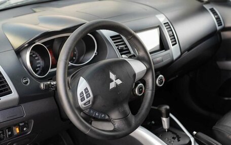 Mitsubishi Outlander III рестайлинг 3, 2006 год, 1 050 000 рублей, 11 фотография