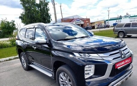 Mitsubishi Pajero Sport III рестайлинг, 2022 год, 5 200 000 рублей, 5 фотография