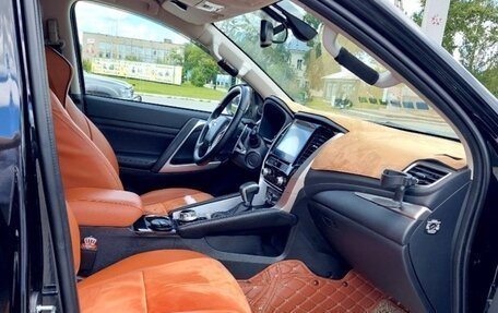 Mitsubishi Pajero Sport III рестайлинг, 2022 год, 5 200 000 рублей, 11 фотография