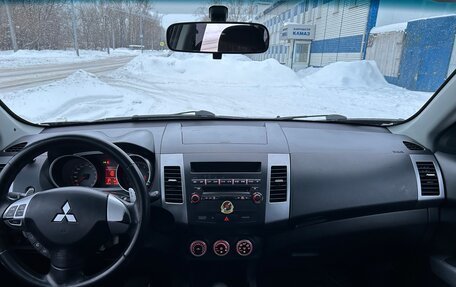 Mitsubishi Outlander III рестайлинг 3, 2007 год, 1 000 000 рублей, 10 фотография