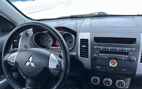 Mitsubishi Outlander III рестайлинг 3, 2007 год, 1 000 000 рублей, 12 фотография