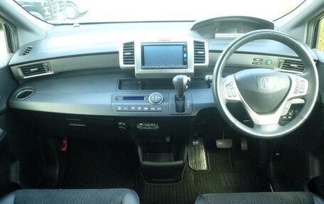 Honda Freed I, 2015 год, 804 000 рублей, 12 фотография