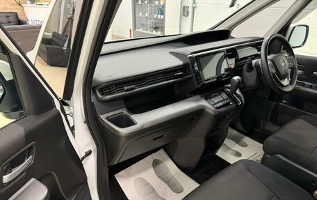 Honda Stepwgn IV, 2020 год, 2 999 900 рублей, 12 фотография