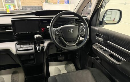 Honda Stepwgn IV, 2020 год, 2 999 900 рублей, 15 фотография