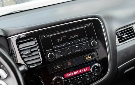 Mitsubishi Outlander III рестайлинг 3, 2013 год, 1 260 000 рублей, 13 фотография