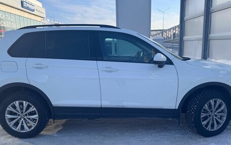 Volkswagen Tiguan II, 2021 год, 3 199 000 рублей, 6 фотография