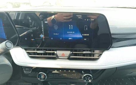 Chevrolet Monza, 2024 год, 1 500 000 рублей, 16 фотография