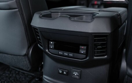 Toyota Sequoia, 2025 год, 15 000 000 рублей, 27 фотография