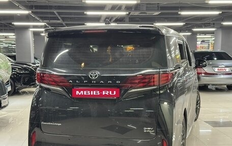 Toyota Alphard, 2024 год, 10 699 123 рублей, 2 фотография