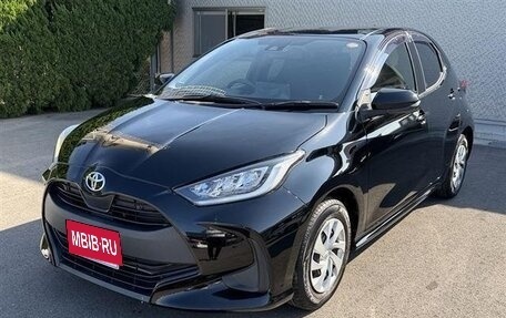 Toyota Yaris, 2022 год, 780 008 рублей, 1 фотография