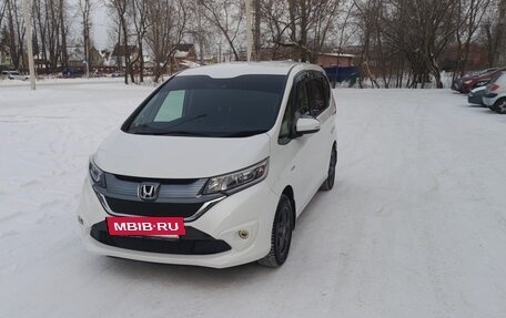 Honda Freed II, 2017 год, 1 650 000 рублей, 2 фотография