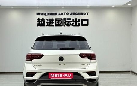 Volkswagen T-Roc I, 2023 год, 1 800 000 рублей, 5 фотография