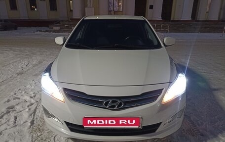 Hyundai Solaris II рестайлинг, 2015 год, 990 000 рублей, 3 фотография