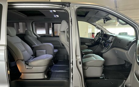 Hyundai Grand Starex Grand Starex I рестайлинг 2, 2018 год, 3 888 000 рублей, 9 фотография