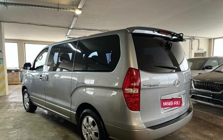 Hyundai Grand Starex Grand Starex I рестайлинг 2, 2018 год, 3 888 000 рублей, 4 фотография