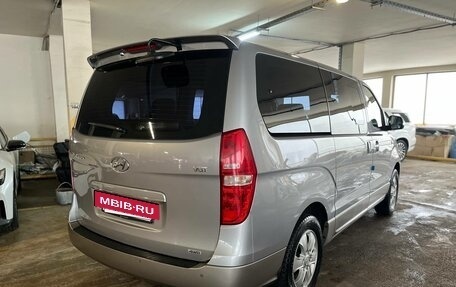 Hyundai Grand Starex Grand Starex I рестайлинг 2, 2018 год, 3 888 000 рублей, 5 фотография