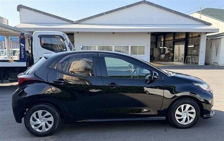 Toyota Yaris, 2022 год, 780 008 рублей, 5 фотография