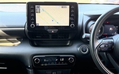 Toyota Yaris, 2022 год, 780 008 рублей, 10 фотография