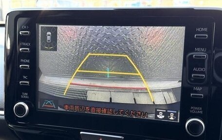 Toyota Yaris, 2022 год, 780 008 рублей, 11 фотография