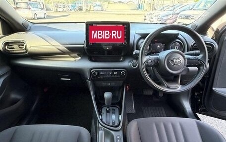 Toyota Yaris, 2022 год, 780 008 рублей, 8 фотография