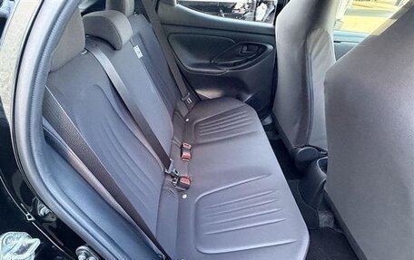 Toyota Yaris, 2022 год, 780 008 рублей, 17 фотография